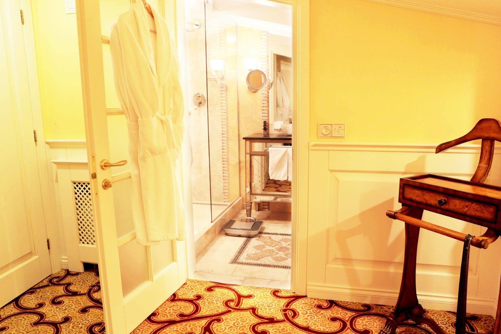 Ministerium Hotel Odessa Ngoại thất bức ảnh