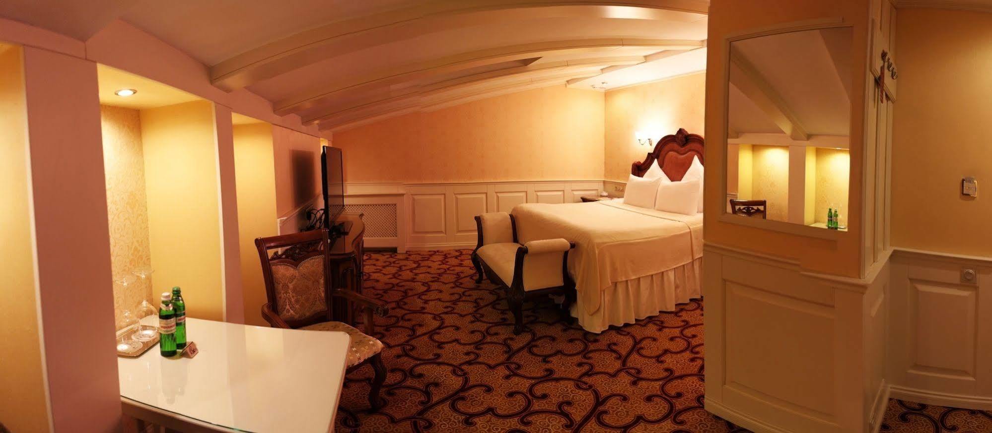 Ministerium Hotel Odessa Ngoại thất bức ảnh